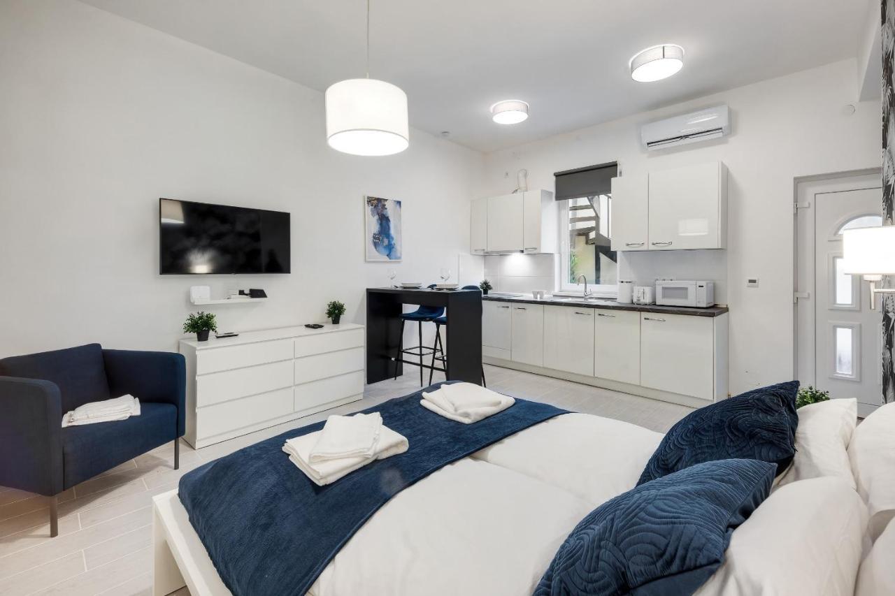 Modern Stay In Authentic Central Area Budapest Extérieur photo